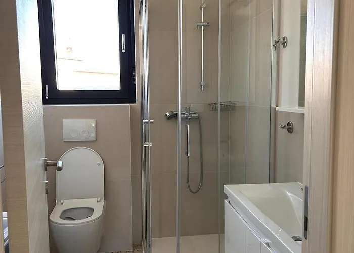 Eleonora Mare Πούλα